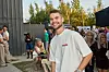 Smilende gæst foran andre deltagere ved Reality Awards Sommerfest 2026
