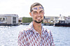 Smilende Thomas Pedersen ved havnen til premiere på 'Temptation Island'.