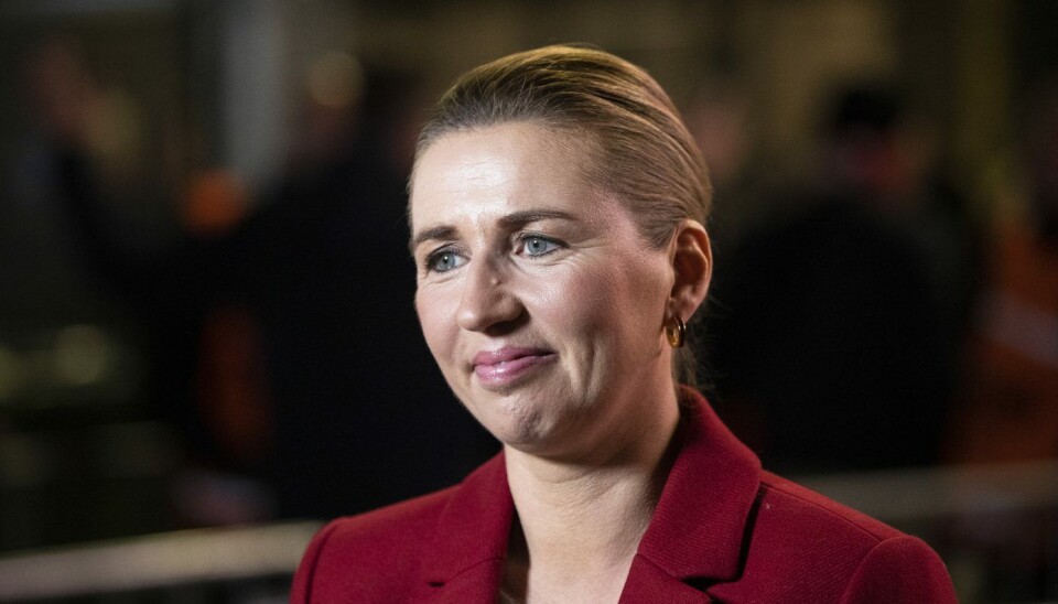 Mette Frederiksen til landskamp. (Foto: Henrik R. Petersen)