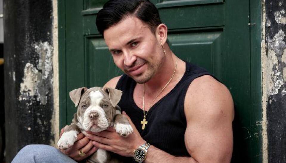 Gustav Salinas og hunden Bella (Foto: Bo Nymann)