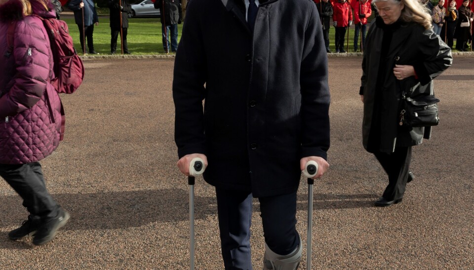 Finansminister Nicolai Wammen var på krykker med foden i gips. Han havde revet en akillessene over på en løbetur. (Foto: Lars E. Andreasen)